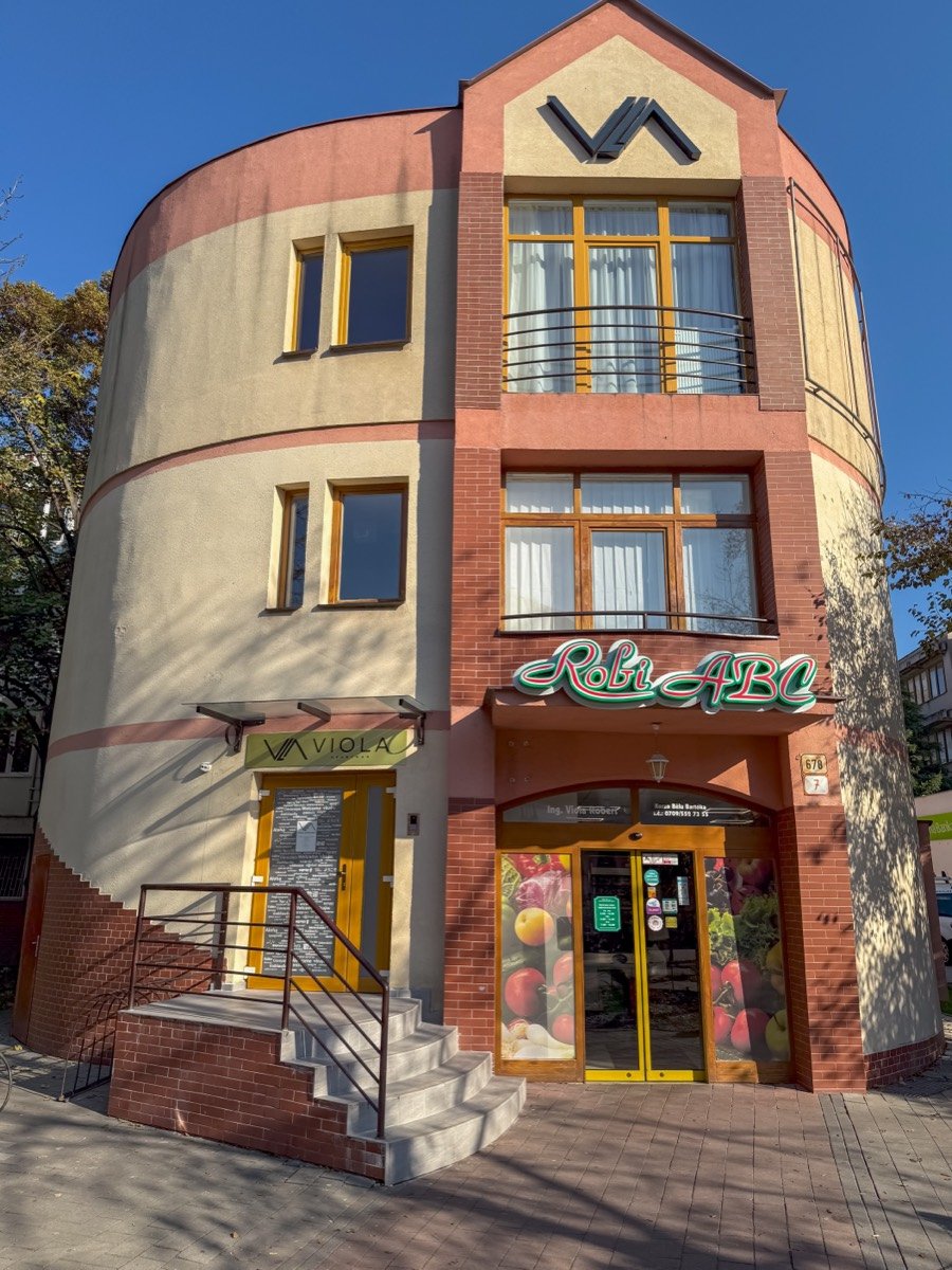 Viola Apartman Dunaszerdahely – az apartmanház utcafrontja